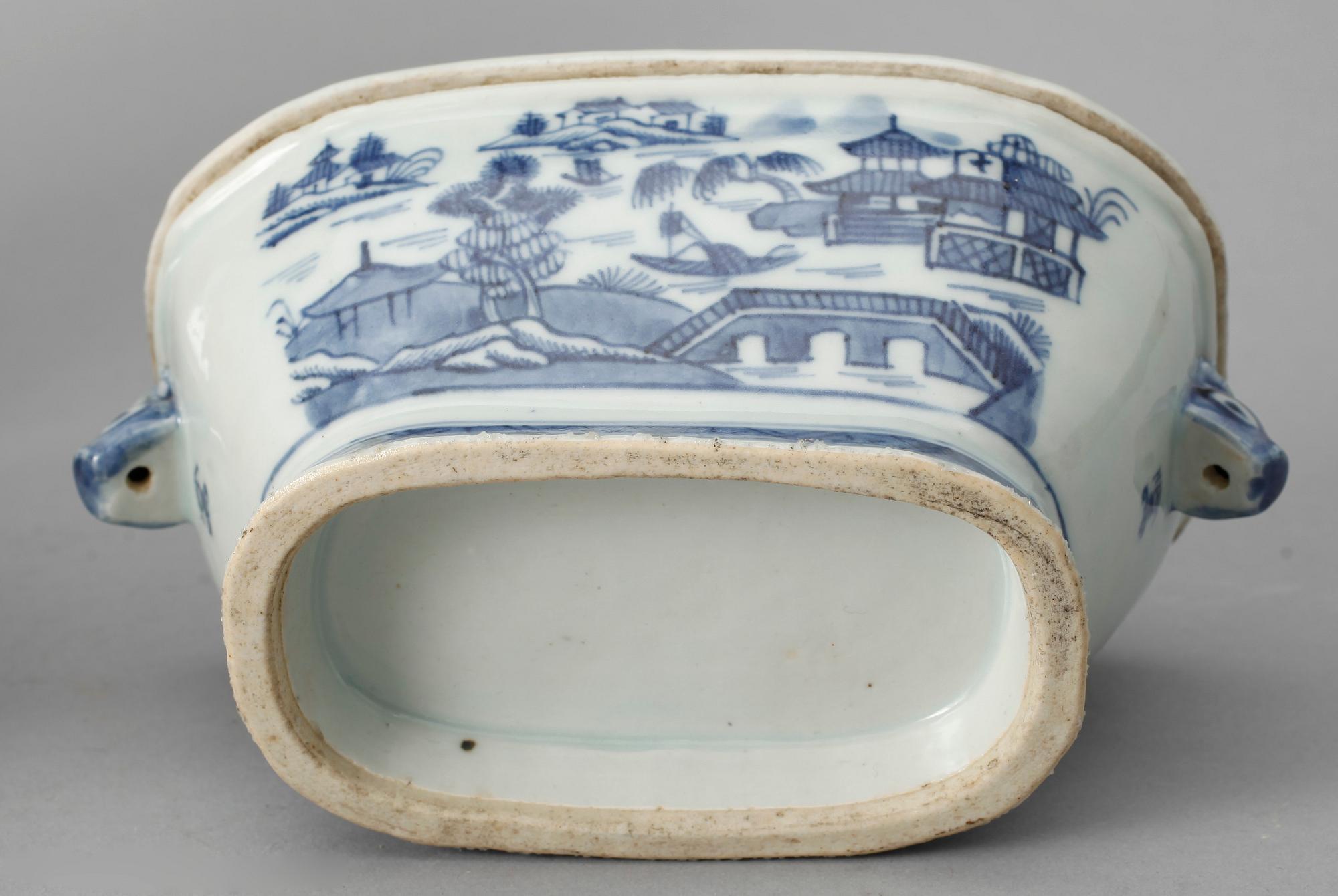 SERVISDELAR, 19 delar, porslin, Kina, Qingdynastin, Jiaqing (1795-1820).