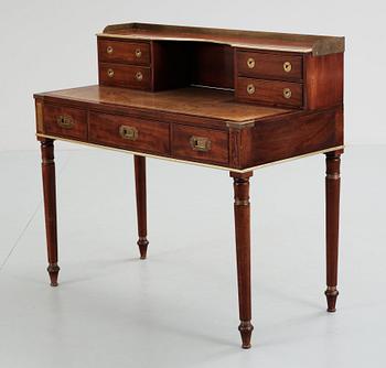 SKRIVBORD, engelsk stil, 1900-talets andra hälft.