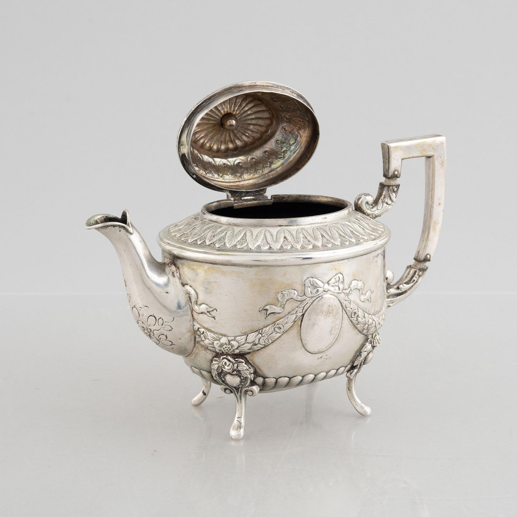 J.D. Schleissner & Söhne probably, an Empire style silver tea pot, Hanau, Germany, around 1900.