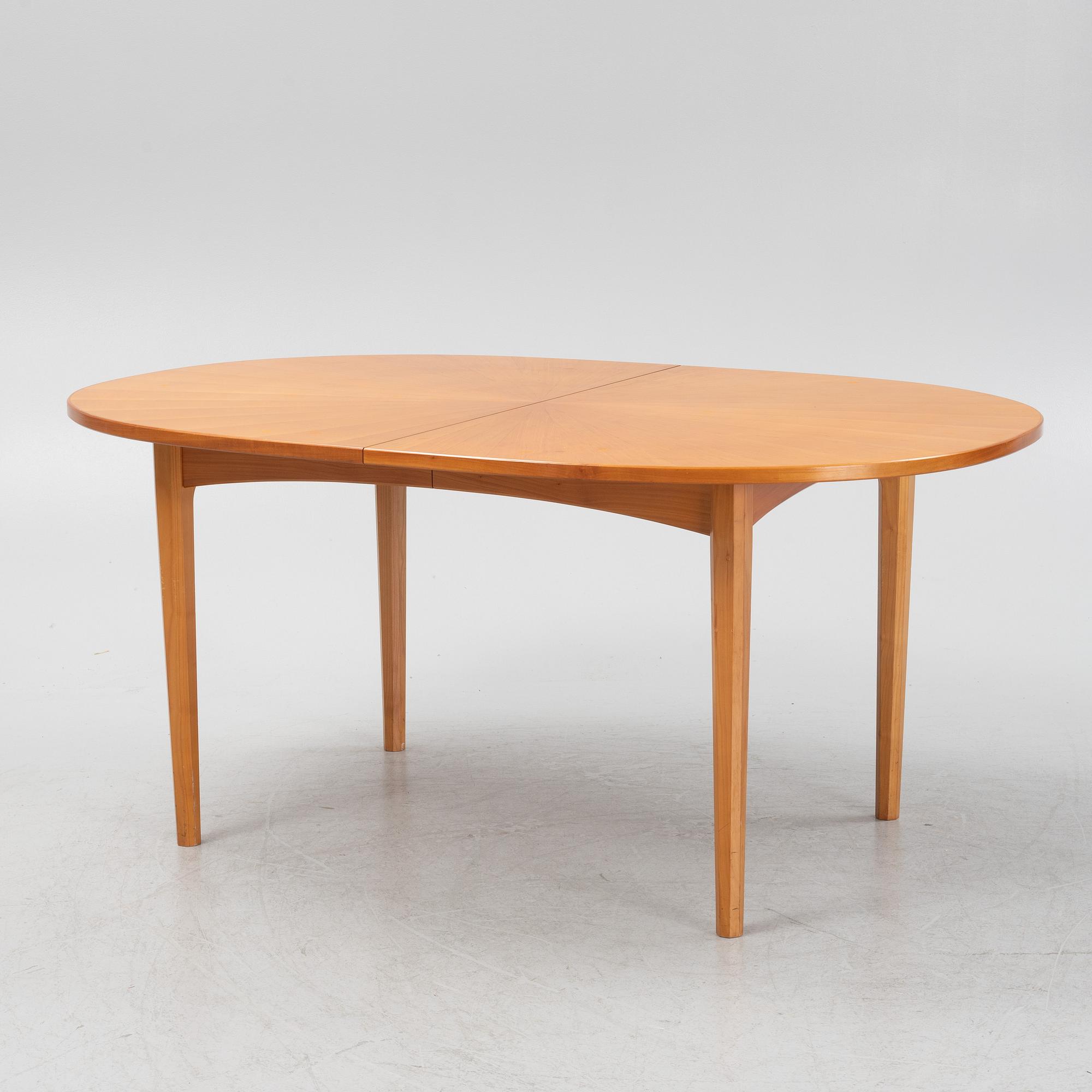 Carl Östergren, matgrupp, 6 stolar och matbord, utförda av snickarmästare David Sjölinder omkring 1962.