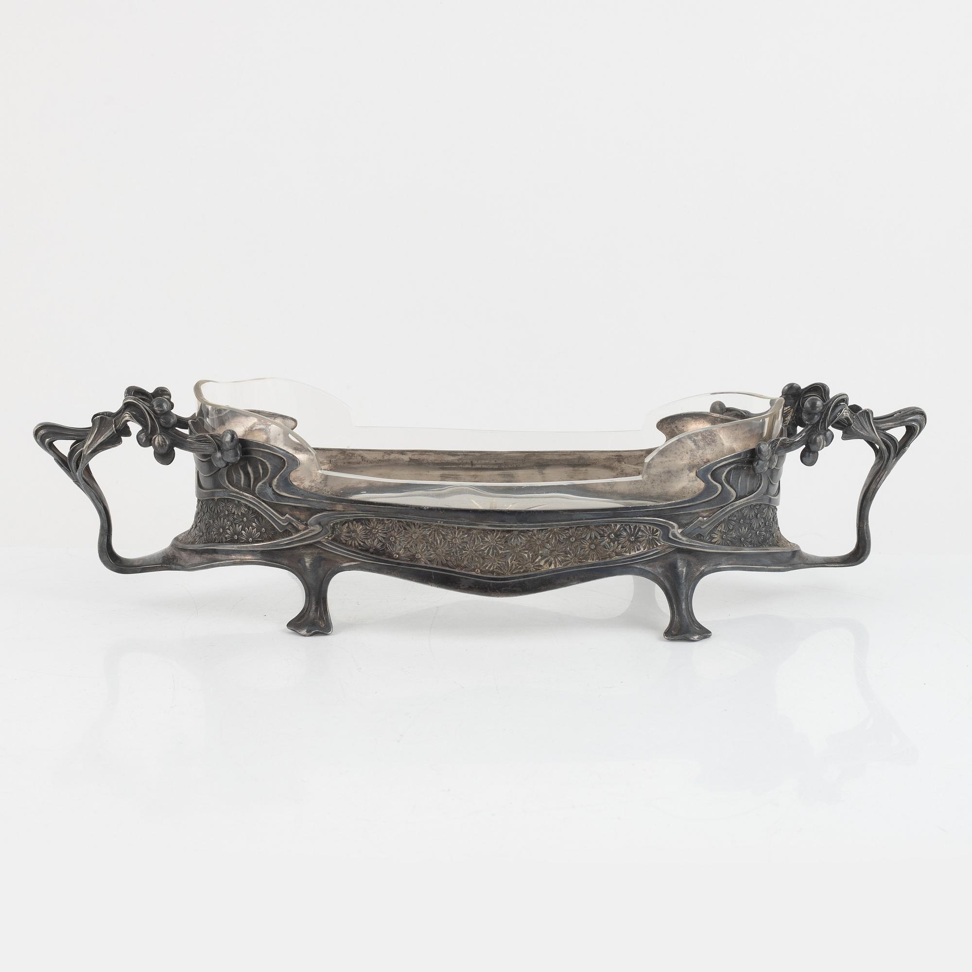 An Art Nouveau Jardinniere, early 20th Century.