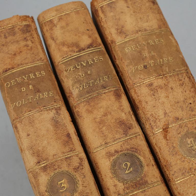 BOKVERK, 3 vol, "Oeuvres de Mr de Voltaire", II-IV, Amsterdam 1739.