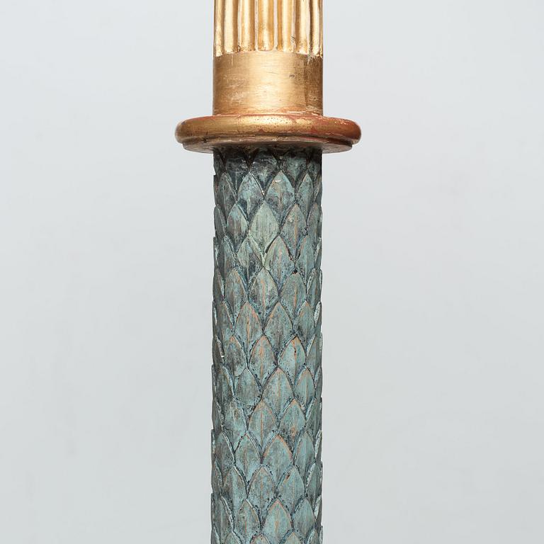 GUERIDONER, ett par, sengustavianska stockholmsarbeten, 1800-talets början.
