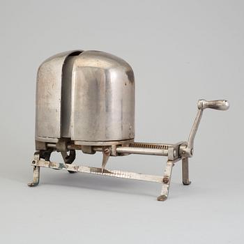 A metal hat mould, first half of the 20th century.