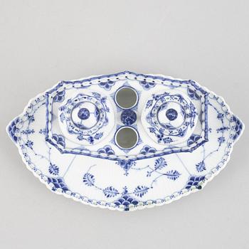 A 'Blue Fluted Full Lace' / 'Musselmalet' porcelain desk set with two inkwells, Royal Copenhagen, model 1063, 1893-1900.