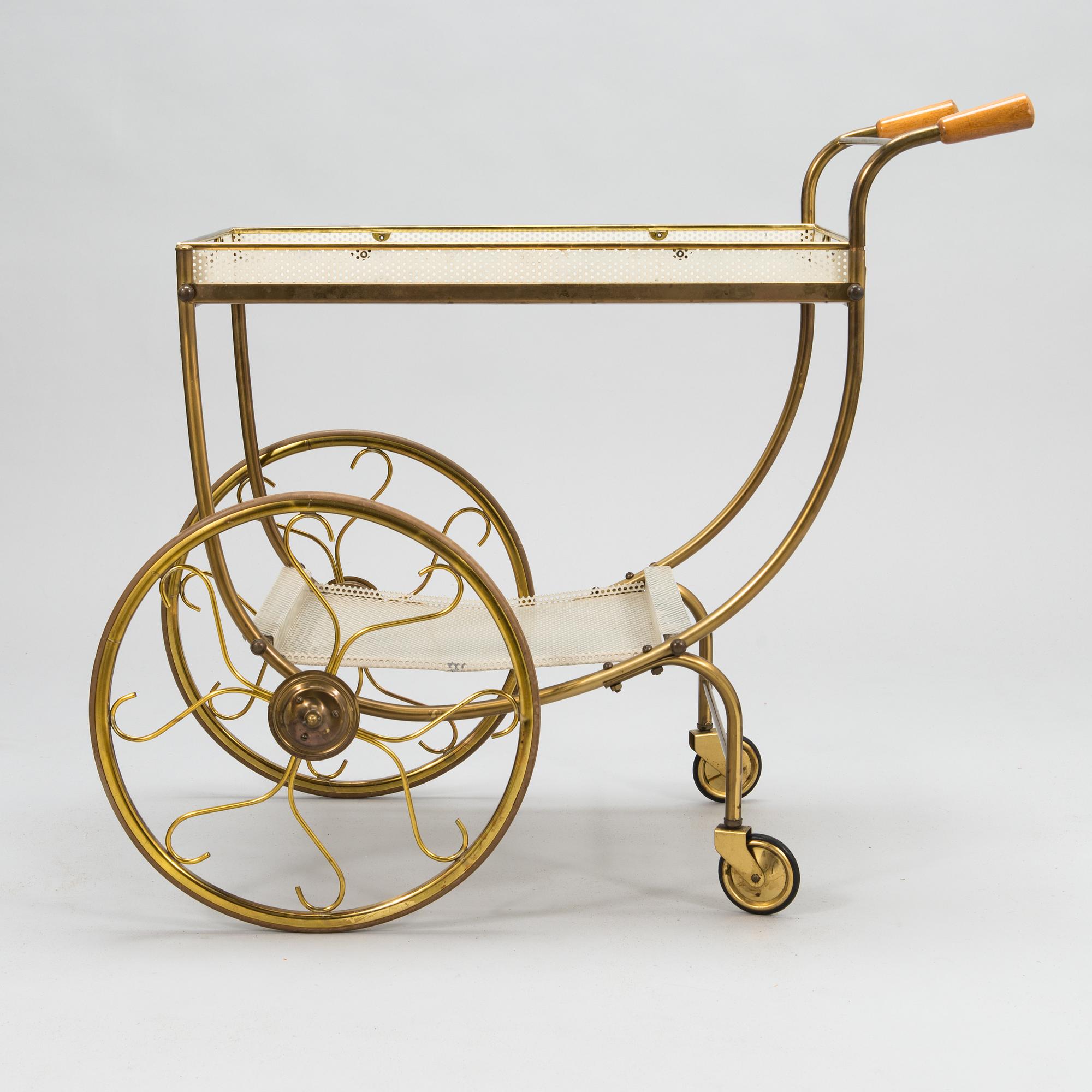 SERVERINGSVAGN, 1900-talets mitt.