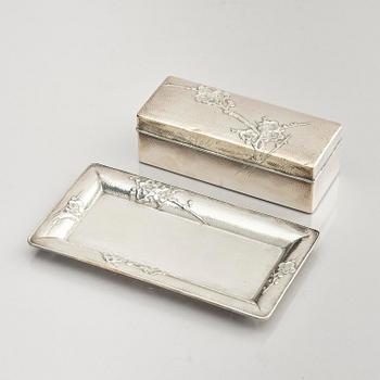 A Japanese five-piece silver garniture, Asahi, early 20th century.