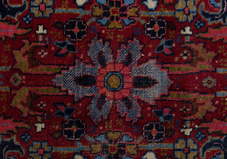 MATTA, Persisk. Ca 336x236 cm.