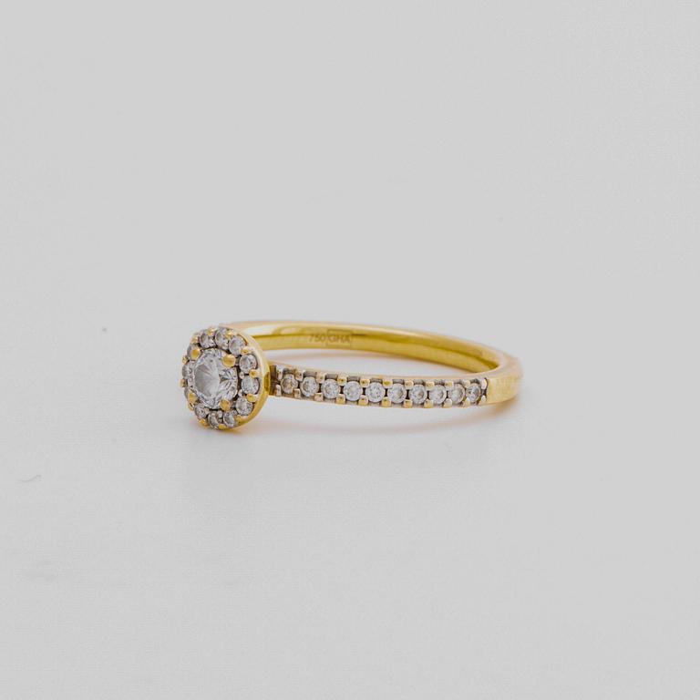 RING 18K gold w brilliant-cut diamonds approx 0,50 ct in total.