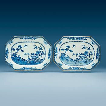 A pair of blue and white serving dishes, Qing dynasty, Qianlong (1736-95).
