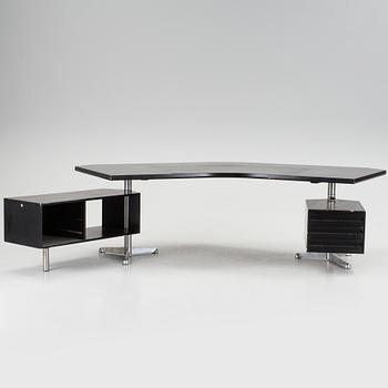 A "Teclino" desk by Osvaldo Borsani for Tecno, Italy.