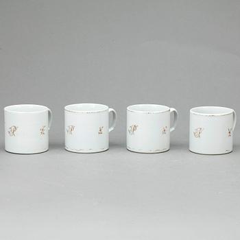 KOPPAR, 4 st, porslin, omkring år 1800.