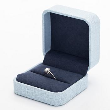 Sormus, briljanttihiottu timantti, 14K valkokulta.