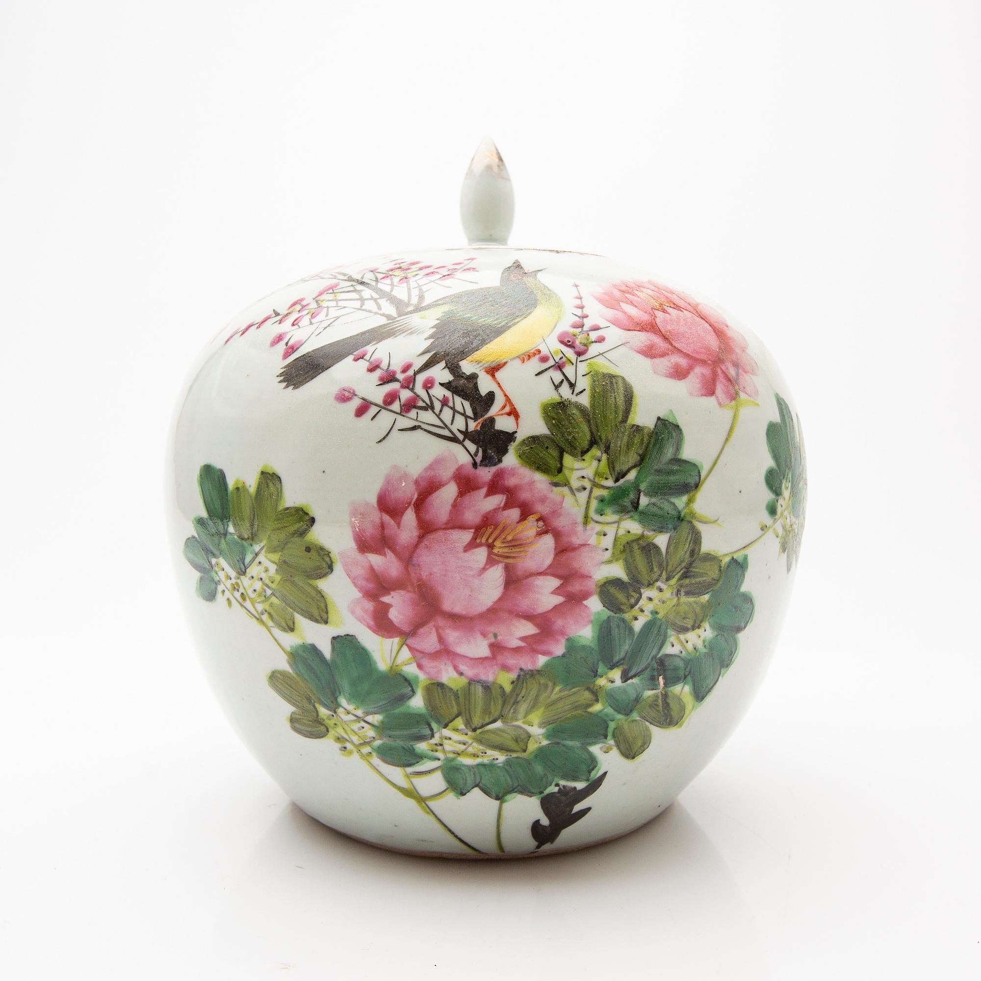 Lock urn, porcelain, China, second half of the 19th century.