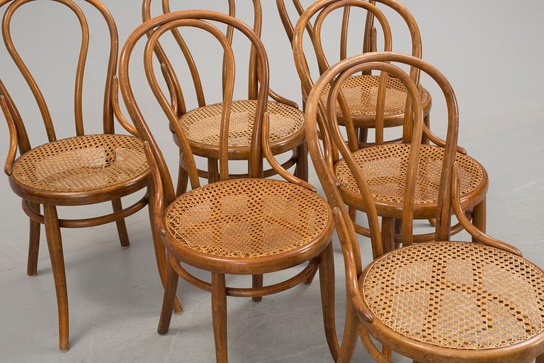 A set of six Thonet "Konsumstuhl Nr. 14" chairs fron the first half of the 20th century.