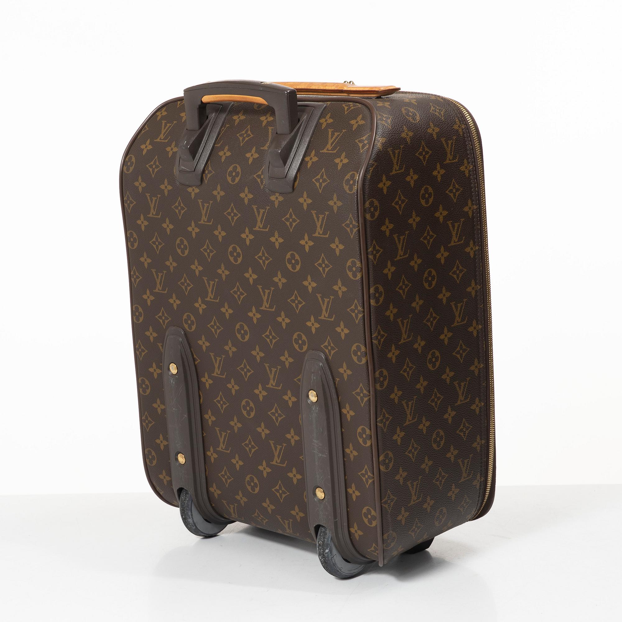 Louis Vuitton, Luggage/cabin bag, "Pégase 45", 2001.