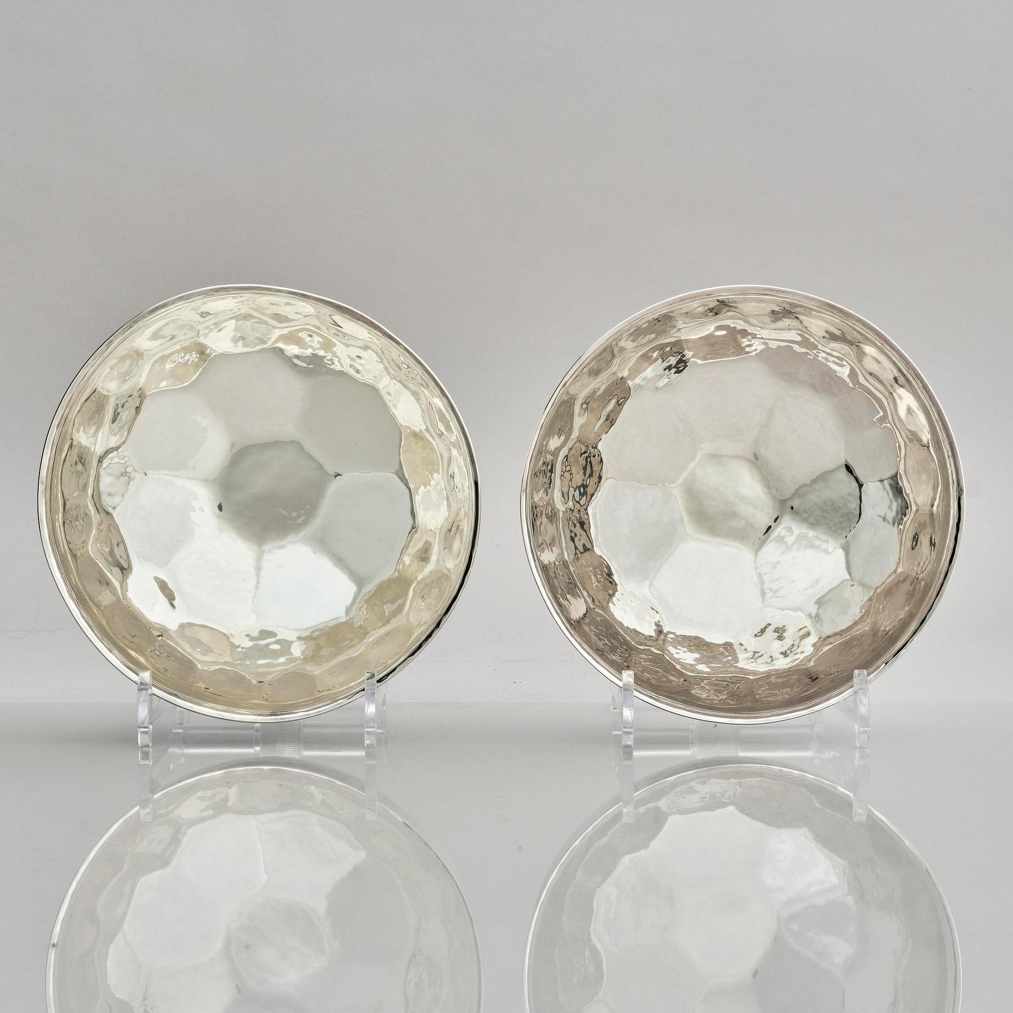 Bengt Liljedahl, a pair of sterling silver bowls, Stockholm, Sweden 1966.