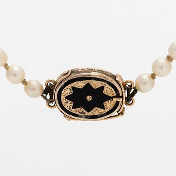 Helminauha, viljeltyjä helmiä.