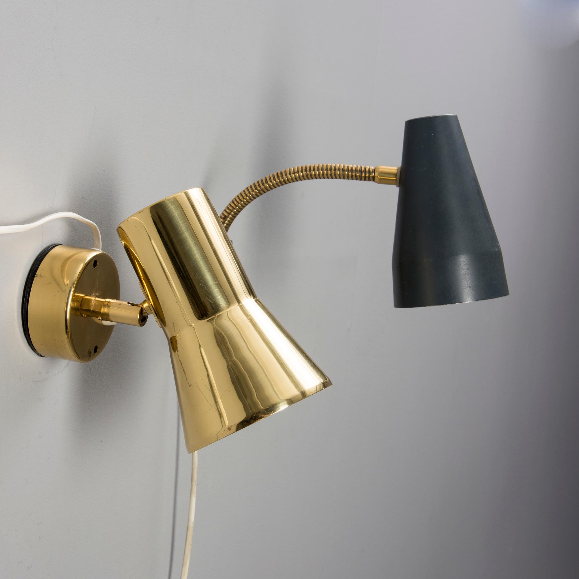 VÄGGLAMPOR, 2 st, Lisa Johansson-Pape, Hans Agne Jakobsson, 1900-talets mitt resp. senare hälft.