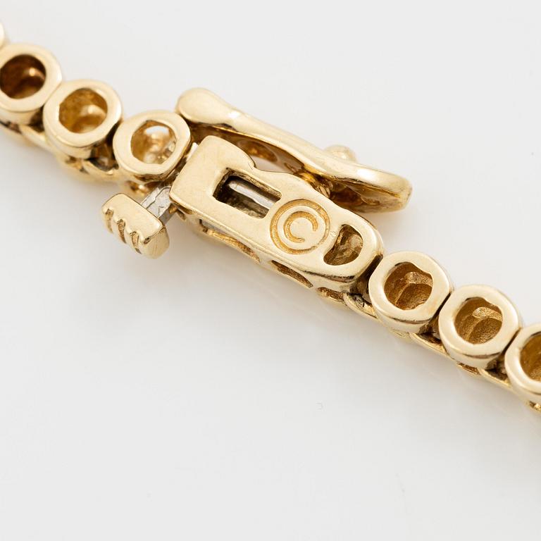 A necklace 14K gold with round brilliant-cut diamonds, second half of the 20th century.