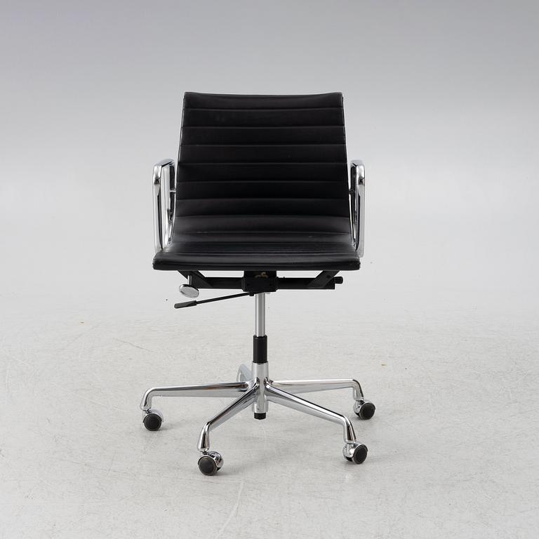 Charles & Ray Eames, karmstol, EA 117, Vitra.
