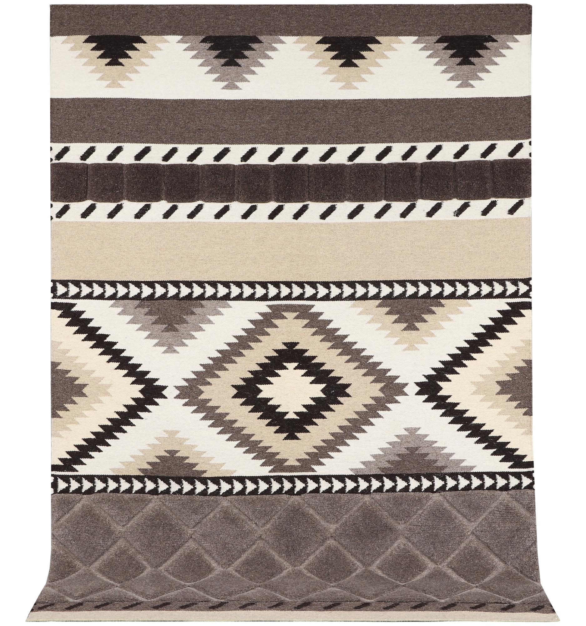 A Kilim rug, c. 230 x 160 cm.