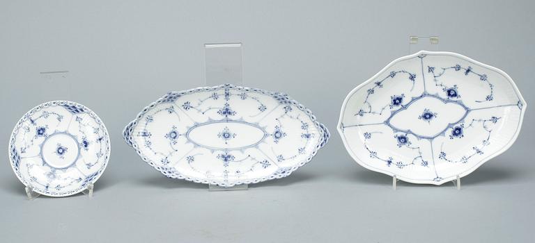 SERVISDELAR, 54 delar, "Musselmalet", Royal Copenhagen, Danmark, 1900-tal.