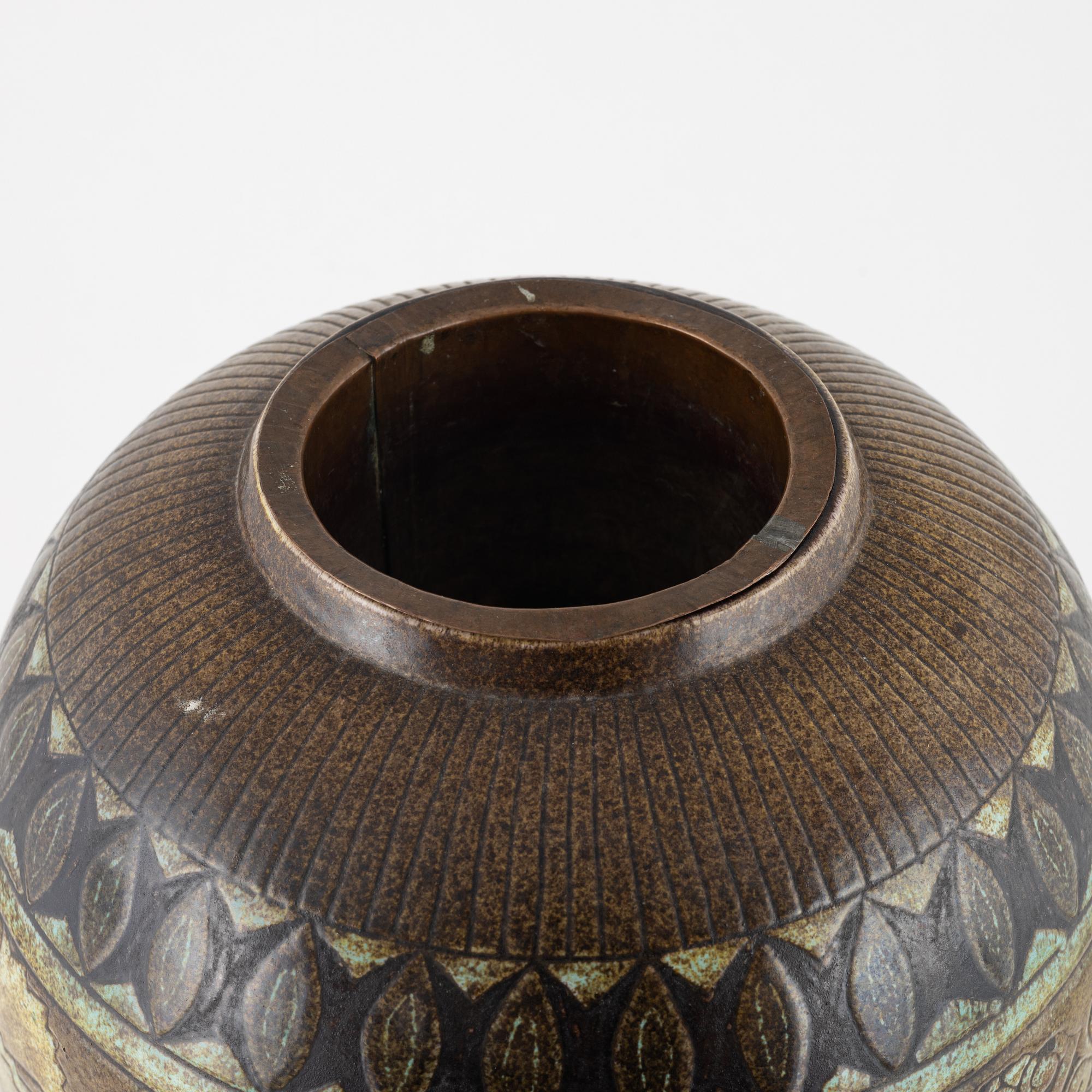 Bonni Rehnkvist, a ceramic vase, Törngrens krukmakeri, Falkenberg.
