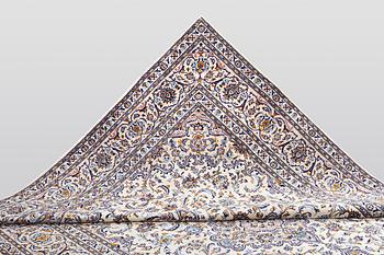 Matta, Keshan, ca 390 x 290 cm.