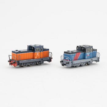 Märklin, 2 diesel locomotives, model 3132 and 33789, gauge H0, i boxes.