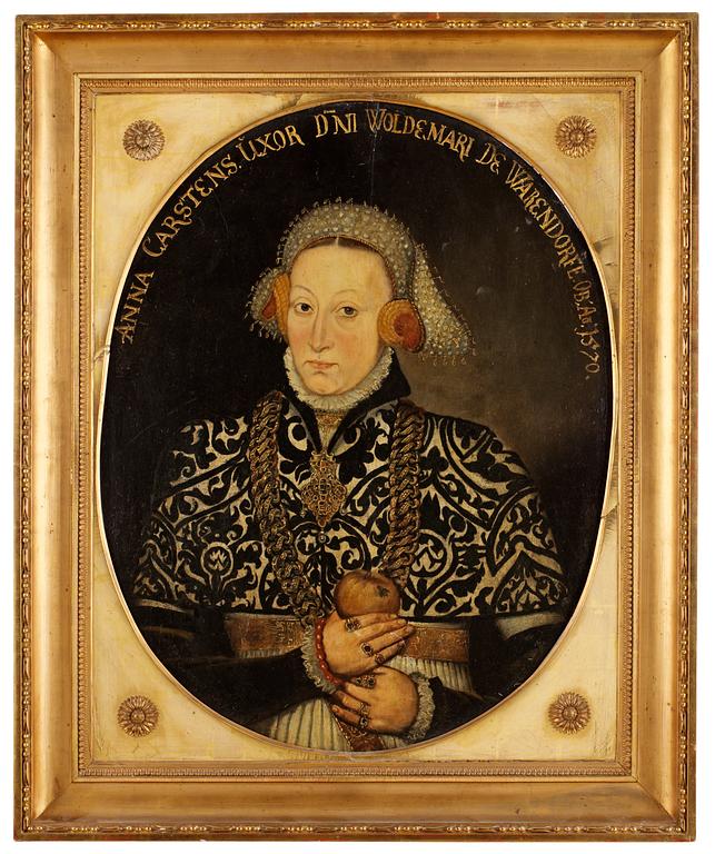 "Anna Carstens uxor dni Woldemari de Warendorfe Ob Ao 1570".
