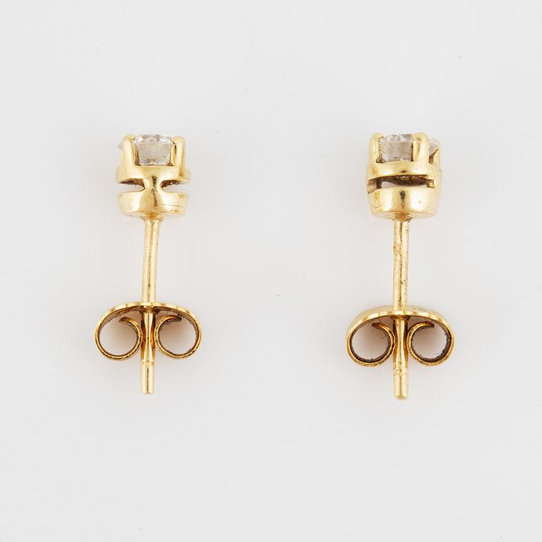 ÖRHÄNGEN "studs", guld med briljantslipade diamanter.