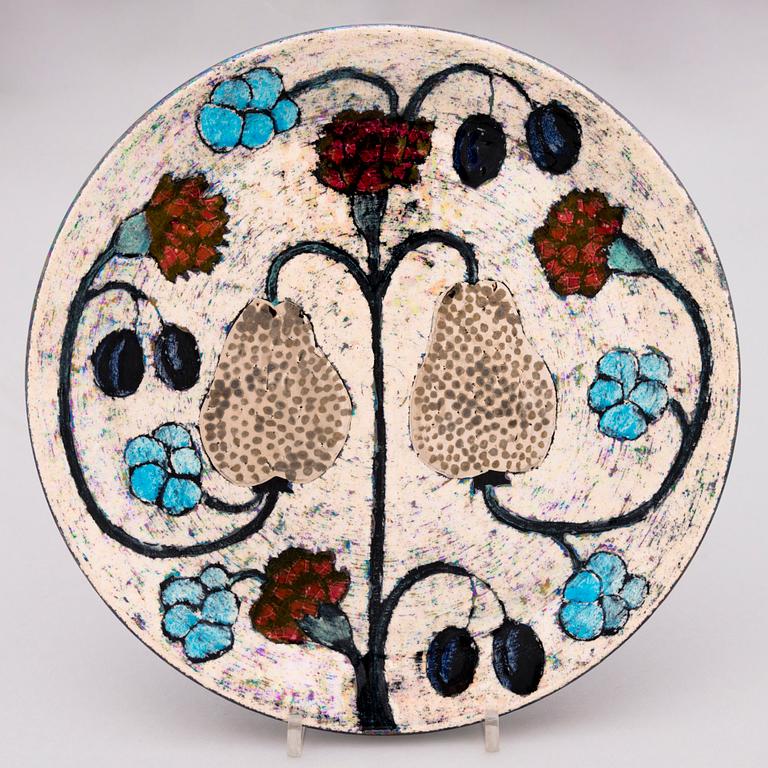 BIRGER KAIPIAINEN, a decorative plate signed Kaipiainen Arabia.