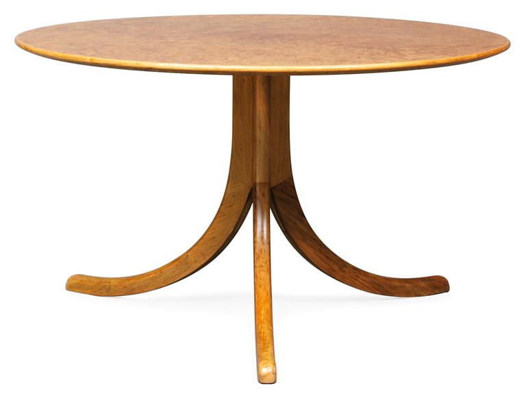 A Josef Frank burr wood top table, Firma Svenskt Tenn.