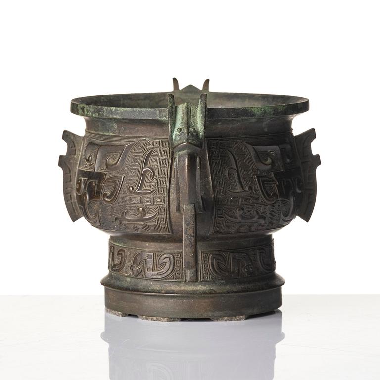 Rökelsekar, brons. Qingdynastin, 1700-/1800-tal.