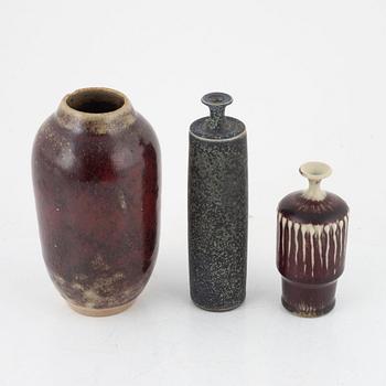 Rolf Palm, vaser, 2 st., Mölle, samt Hag Nilsson, vas, Höganäs.