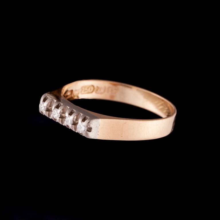 RING, 18K guld, briljantslipade diamanter. Vikt ca 4,2 g.