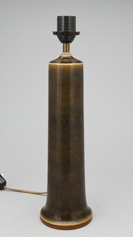 LAMPFOT, stengods, Berndt Friberg, sign o märkt med studiohanden.