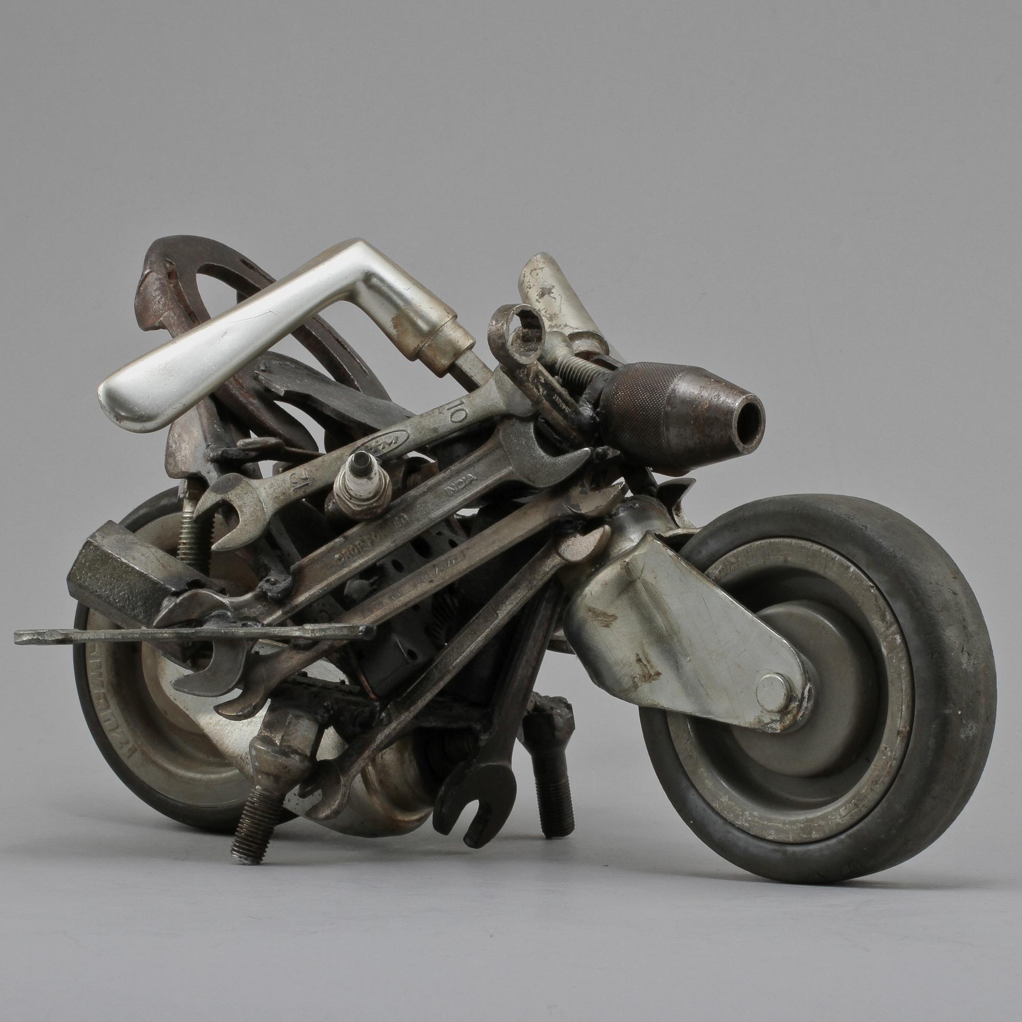 BOB PASTERKAMP, skulptur, metallskrot, osignerad.