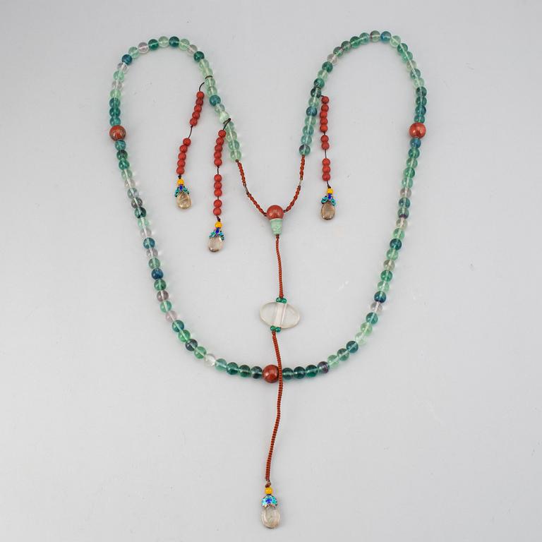 A ceremonial necklace for court dress, part Qingdynasty (1644-1912).