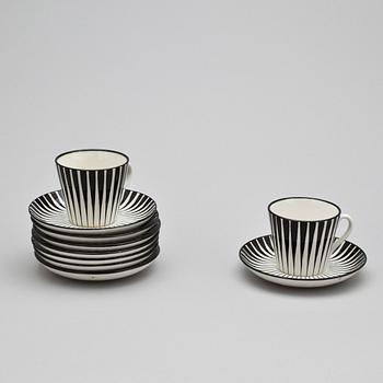 KAFFEKOPPAR MED FAT, 8 st, porslin, "Zebra", Eugen Trost, Upsala-Ekeby Gefle, 1900-talets mitt.