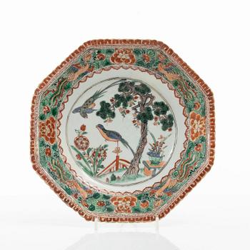 Fat, två stycken, porslin. Qingdynastin, Kangxi (1662-1722).