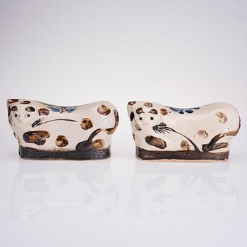 KUDDAR / NACKSTÖD, flintgods, Kina sekelskiftet 1800/1900.