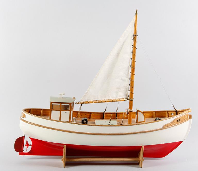 MODELLBÅT. Märkt "Therese".