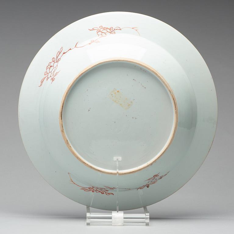 A famille rose basin, Qing dynasty, Yongzheng (1723-35).