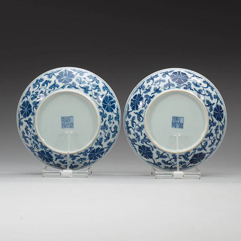 A set of three blue and white lotus dishes, Qing dynasty (1644-1912) with Qianlongs, Jiaqing and Daoguangs seal mark.