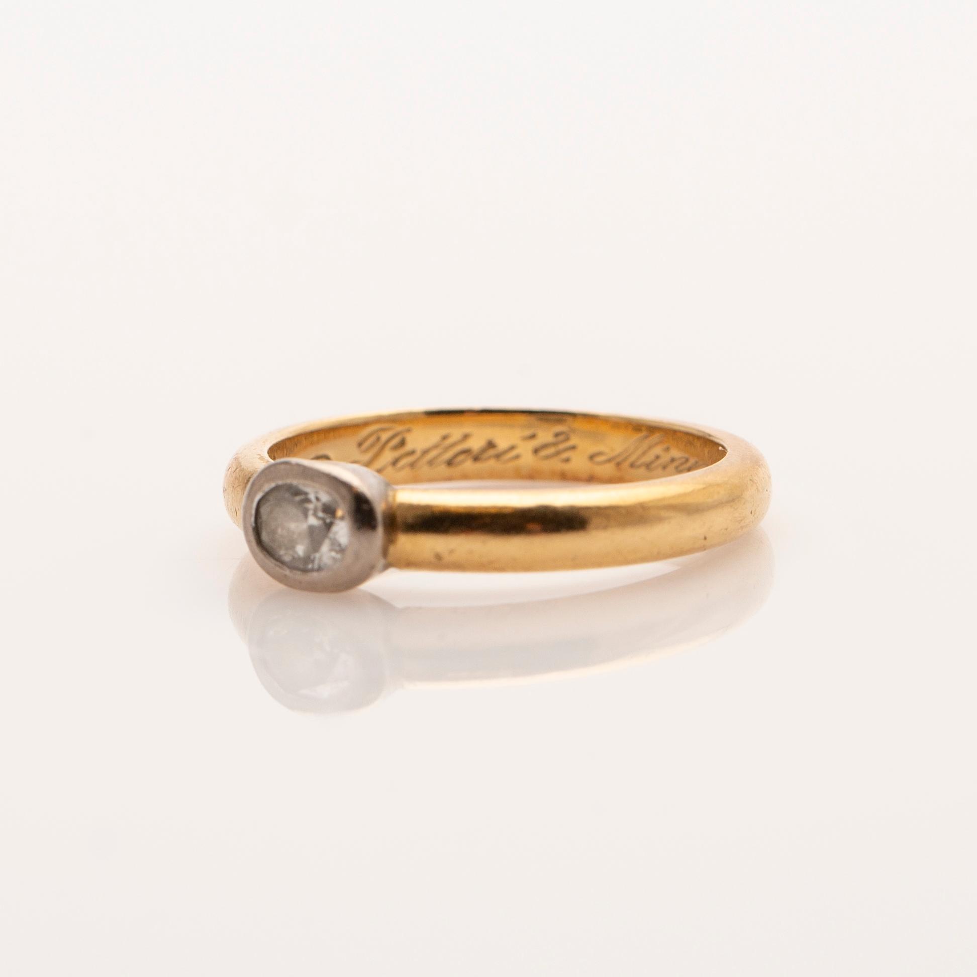 Ring, 18K gold with diamond.