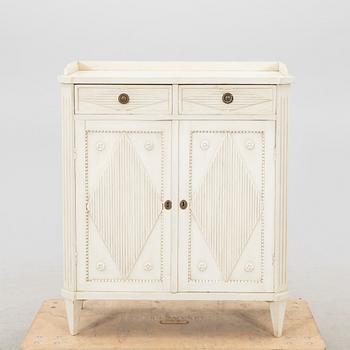 A painted Swedish cabinet early 1800s.