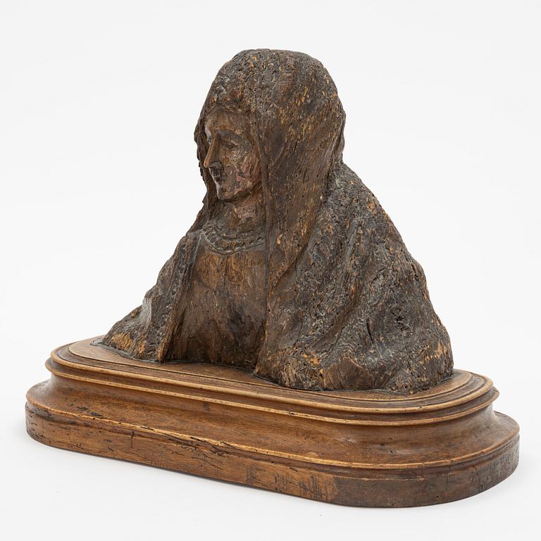 Skulptur, trä, Sydeuropa 1700-tal. Kvinna med cape.