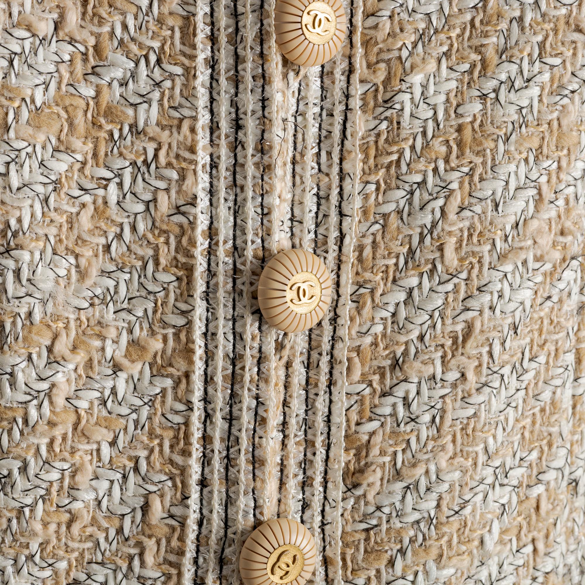 Chanel, suit, two-piece, vintage. Size Fr 36.